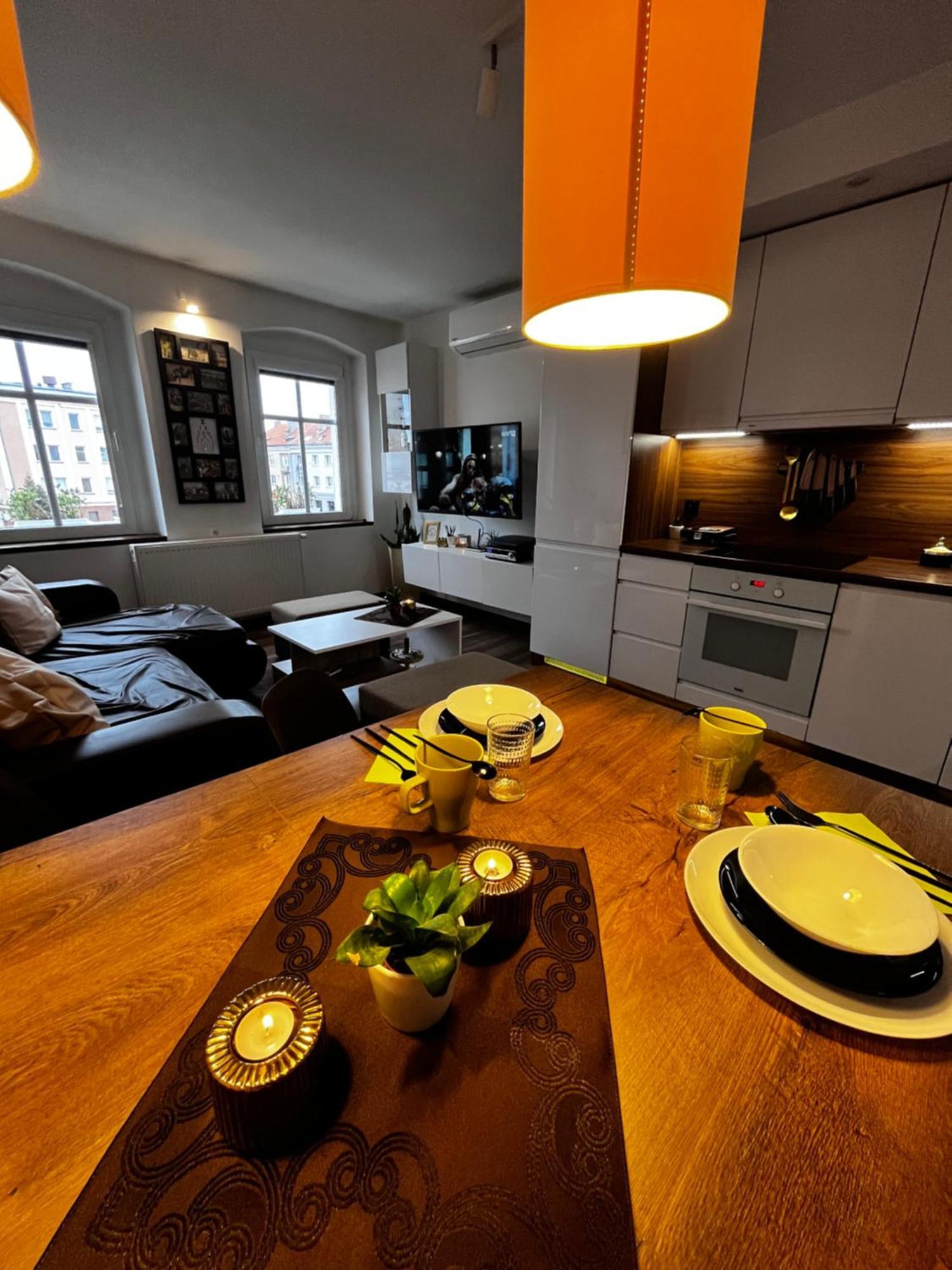 Apartament Crooked Stairs Zielona Góra Eksteriør billede